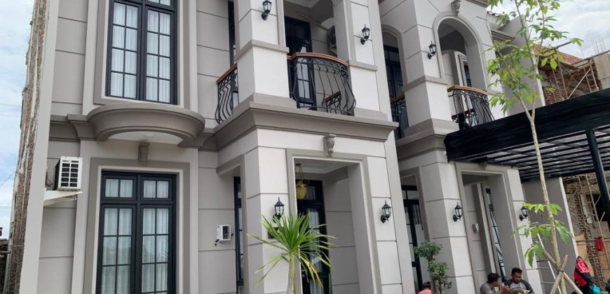Hunian 2 Lantai dengan Konsep Mediterania di Yogyakarta