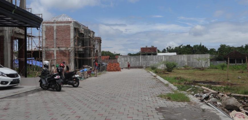Hunian 2 Lantai dengan Konsep Mediterania di Yogyakarta