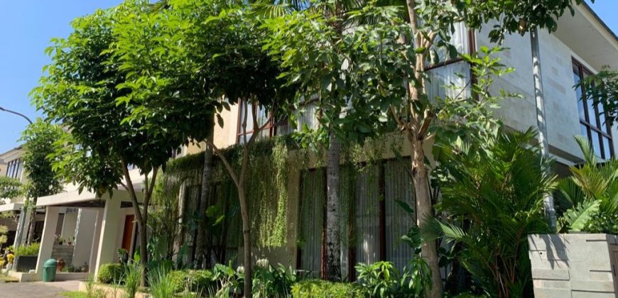 Tropical Home : Gaya Hidup Mewah di Lokasi Strategis Jogja yang Menakjubkan!