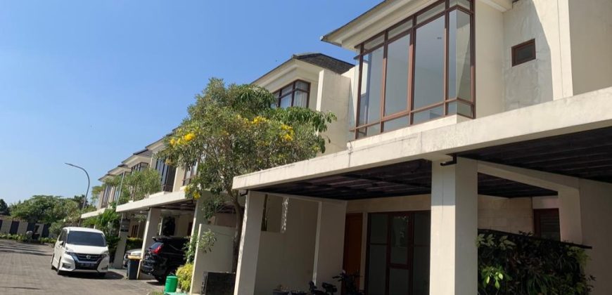 Tropical Home : Gaya Hidup Mewah di Lokasi Strategis Jogja yang Menakjubkan!