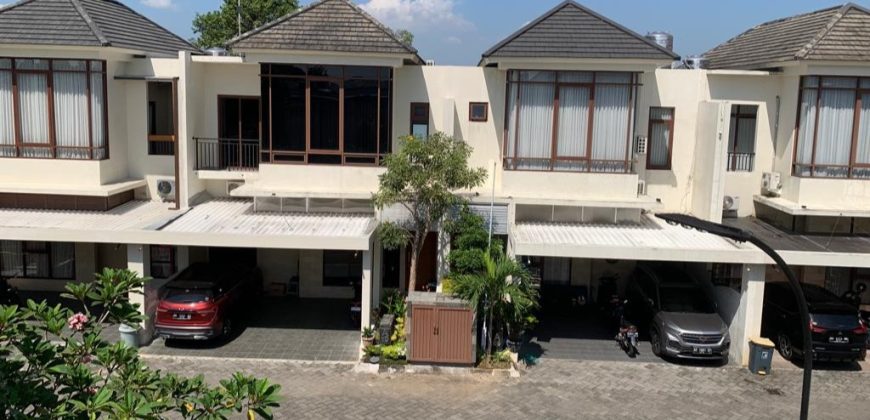 Tropical Home : Gaya Hidup Mewah di Lokasi Strategis Jogja yang Menakjubkan!