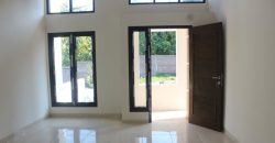 RUMAH NYAMAN DENGAN DESAIN SEMPURNA DAN FASILITAS LENGKAP DI LOKASI STRATEGIS