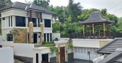Villa Mewah dengan Desain Khas Etnik dan Fitur Canggih di Yogyakarta