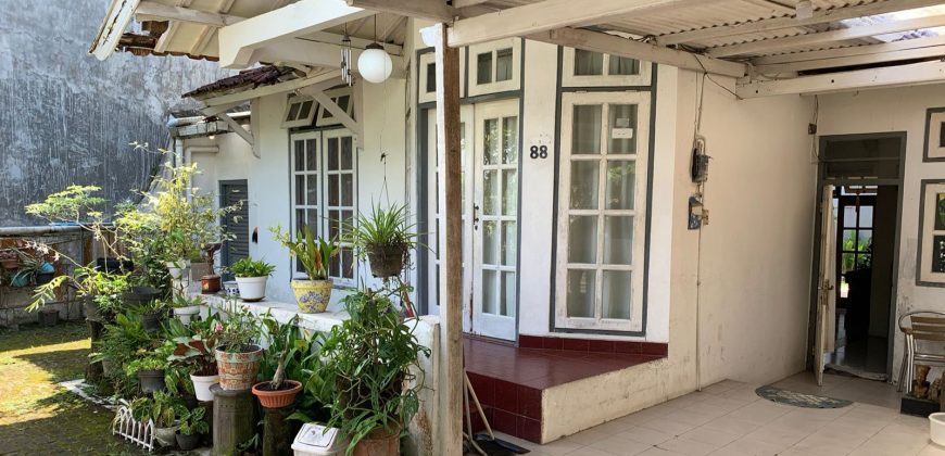 RUMAH CANTIK SIAP HUNI HANYA 15 MENIT DARI PUSAT KOTA YOGYAKARTA