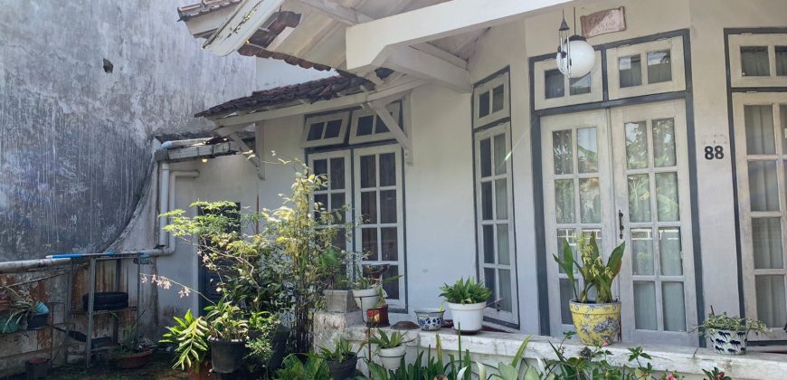 RUMAH CANTIK SIAP HUNI HANYA 15 MENIT DARI PUSAT KOTA YOGYAKARTA